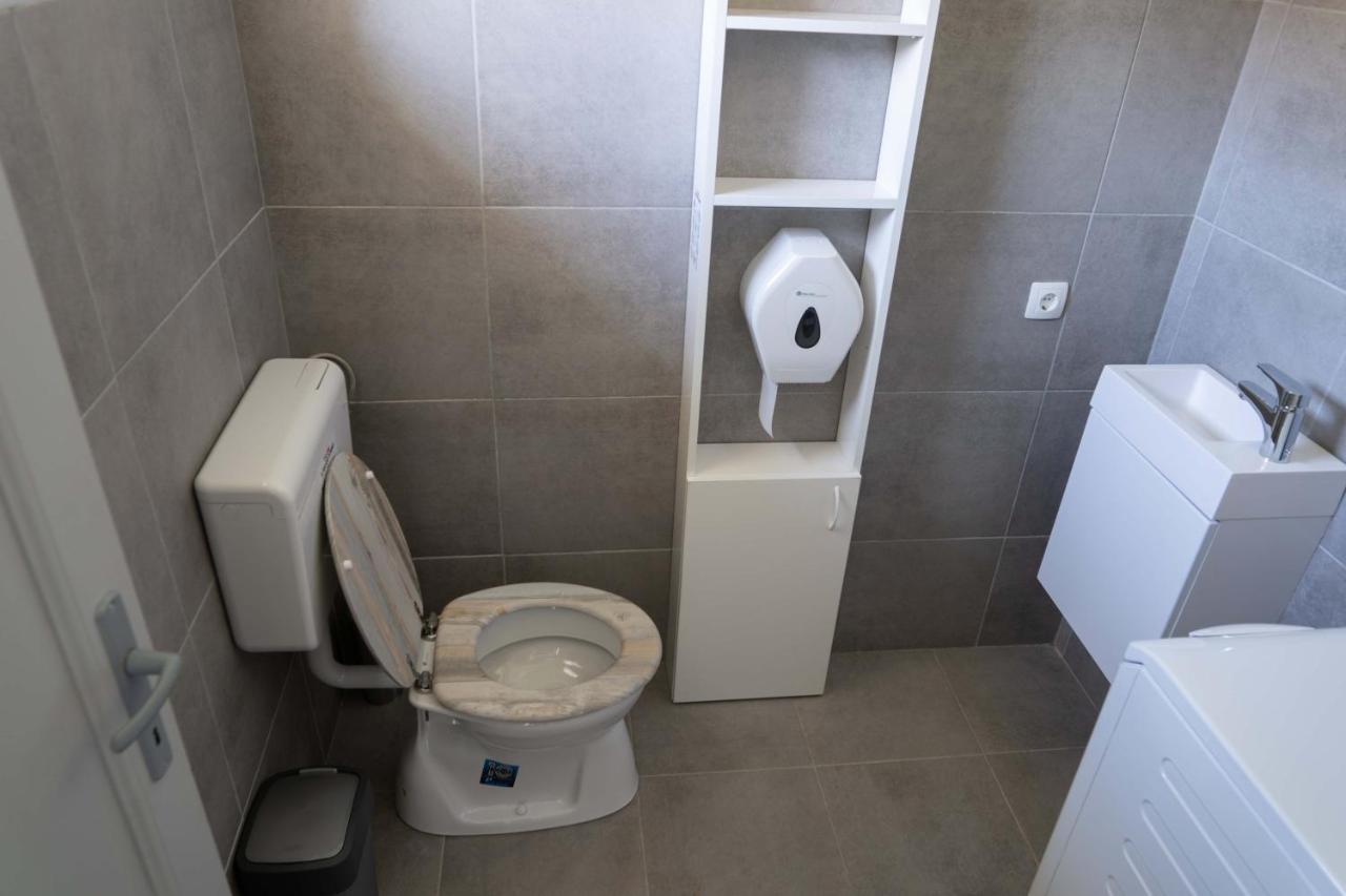 Kunfoglalas Apartmanhaz Kisujszallas Exterior foto